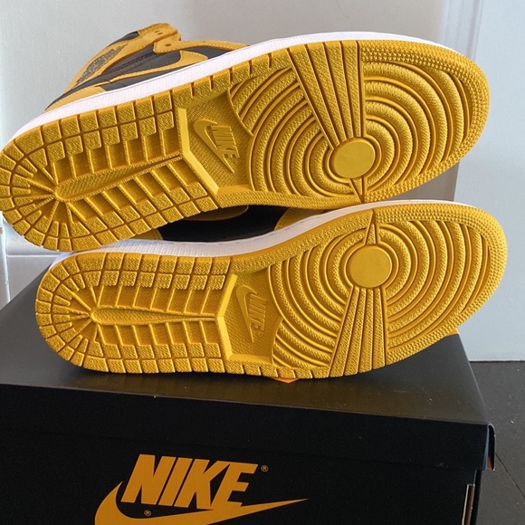 AIR JORDAN 1 HIGH RETRO OG “POLLEN” - Picture 6 of 8